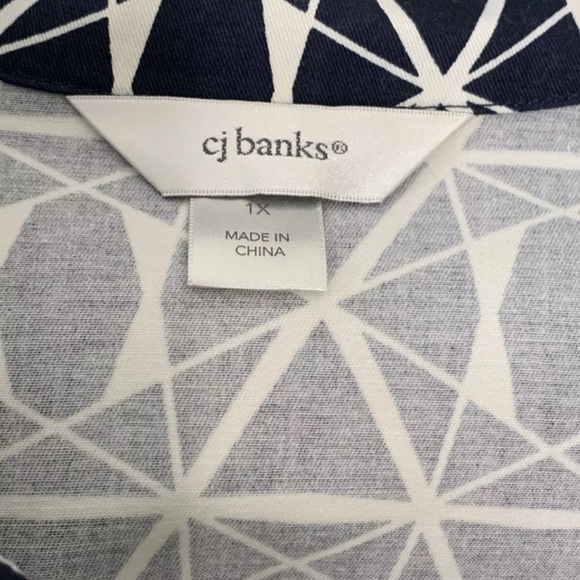 CJ Banks Women’s Jacket Size 1X Button Up Front Pockets Triangle Blue White - Picture 5 of 10